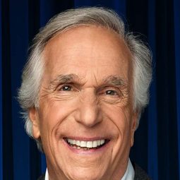 亨利·溫克勒 飾演 Mr. Rock