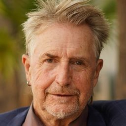 馬丁·塞米爾羅格 飾演 Second Watch Officer