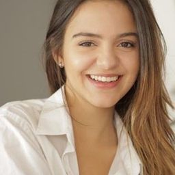 Pally Siqueira 飾演 