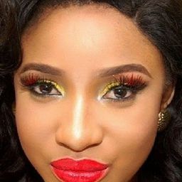 湯托·黛 飾演 Stephanie