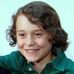 Jonas Hämmerle 飾演 Pierre