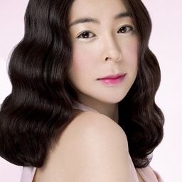 Lee Hae-young 飾演 