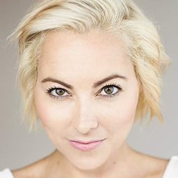 Nicki Burke 飾演 Sandrine (voice)