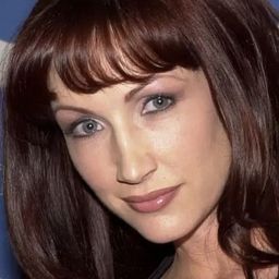 Lauren Hays 飾演 Amanda