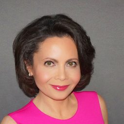 Julia Davis 飾演 Self - Angelina Jolie stunt double