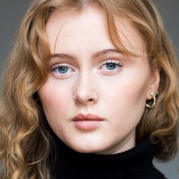 Elín Hall 飾演 Una