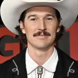 布萊斯馬克圭爾 - 紙袋頭編劇