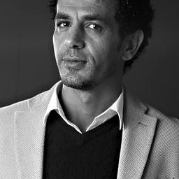 Moustafa Youssef 飾演 