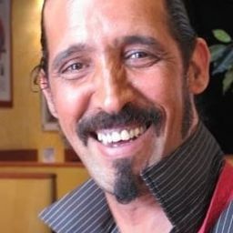 Abdellah Chakiri 飾演 Mokhtar