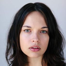 安吉·K·亞當斯 飾演 Ramona