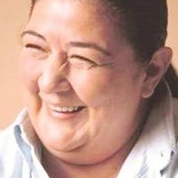 梅勞·歐凱 飾演 Semra