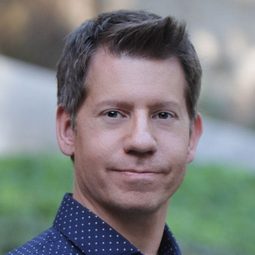 Eric Jacobson - Sesame Street: Elmo's Playdate演員 飾演Grover / Bert (voice)