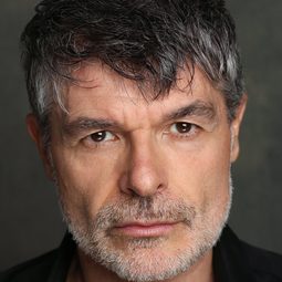 Nacho Guerreros - Mi adorado Monster演員 飾演Self