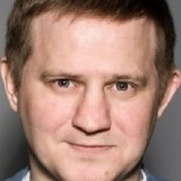 Aleksandr Oblasov 飾演 Denis’s dad