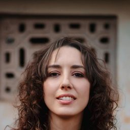 卡莉羅伊奇亞費塔 飾演 Sophie