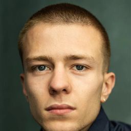 Ruaridh Mollica - 白天的我，夜裡的他演員 飾演Max