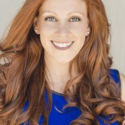 Lauren Spartano 飾演 Karlyn