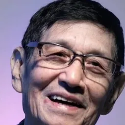 劉洵 飾演 Madame of Lotus House