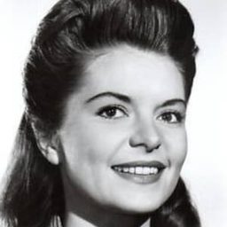 Shary Marshall 飾演 Helen Martin