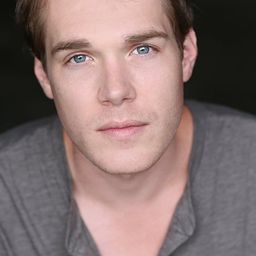 梅森·麥考利 飾演 Toby