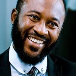 柯傑克·奇洛 飾演 Adam Mbena