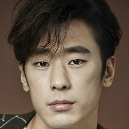 Kim  Seo-kyung 飾演 Car Service Center Technician