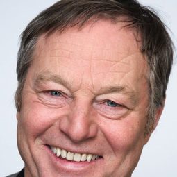 Bjørn Floberg 飾演 Hamre