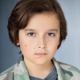 Clayton Cooper - Red One 拯救隊演員 飾演Young Jack's Cousin