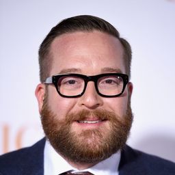 米高·西瑞爾·克瑞頓 - 焦點追擊演員 飾演Joe Crowley