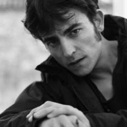 Alberto Rolán - 瑪麗閒事演員 飾演