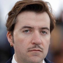 阿爾拔塞拉 - 極慾森林導演