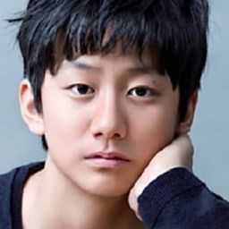 Yoo Jae-sang 飾演 Tae-yang