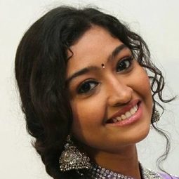 Neelima Rani 飾演 Usha
