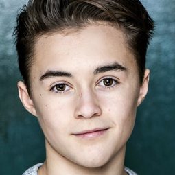 John Paul Ruttan - 特務愛很大演員 飾演Joe