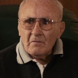 Omar Cowan 飾演 Martha's Father