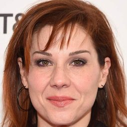 史蒂芬妮·庫茲祖巴 - 在我消失之前演員 飾演Blonde Woman