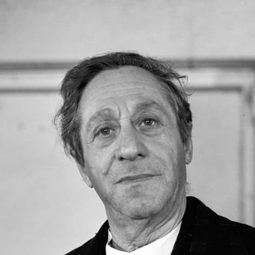 Michał Szwejlich - 砂漏療養院演員 飾演Jewish Man by the Ladder