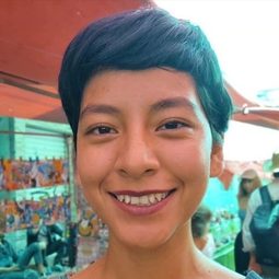 帕洛瑪阿爾瓦馬爾 飾演 Yesenia