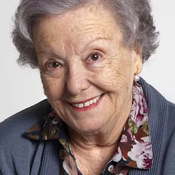 María Galiana 飾演 Abuela