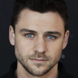 湯米·巴斯托 飾演 Dave the Laugh