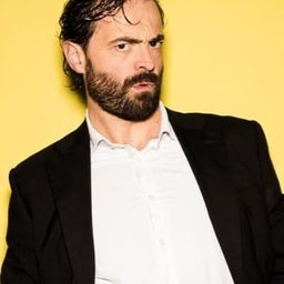 Machi Salgado 飾演 Rafael