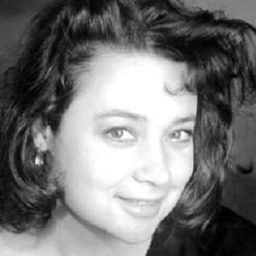 Francesca Ventura 飾演 Mitzi