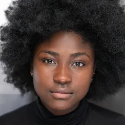 羅琳·亞朱福 飾演 Andrea