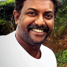 Binu Pappu 飾演 Benny