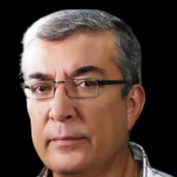 Serhat Nalbantoğlu 飾演 Nazmi