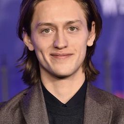 波西·海因斯·懷特 飾演 Oscar