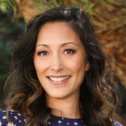 Christina Chang 飾演 Charlene Lee