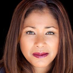 瑪莉亞·赫雷拉 - 詭墓演員 飾演Marcella