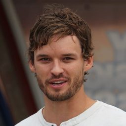 Austin Nichols - 舊年暑假搞乜鬼演員 飾演Pastor Judah Gillespie