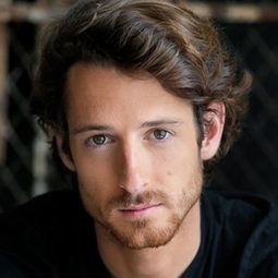 Francisco Froes 飾演 Mário Pintor
